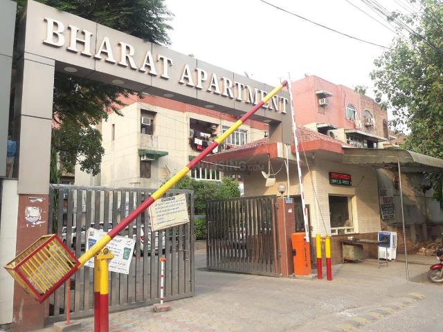 3 BHK Apartment in Sector 13 Rohini for resale New Delhi. The reference number is 20309216