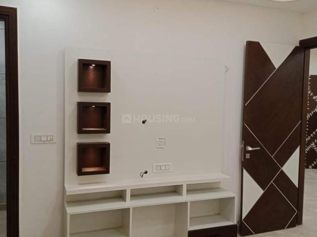3 BHK Apartment in Sector 13 Rohini for resale New Delhi. The reference number is 20321564