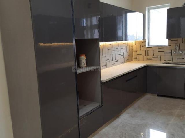 3 BHK Apartment in Sector 13 Rohini for resale New Delhi. The reference number is 20321942