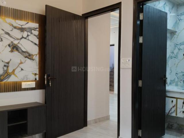 3 BHK Apartment in Sector 13 Rohini for resale New Delhi. The reference number is 20631898