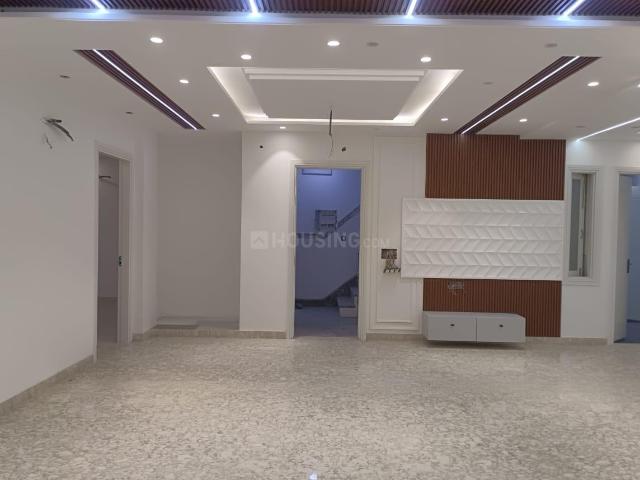 3 BHK Apartment in Sector 13 Rohini for resale North West Delhi. The reference number is 18855023