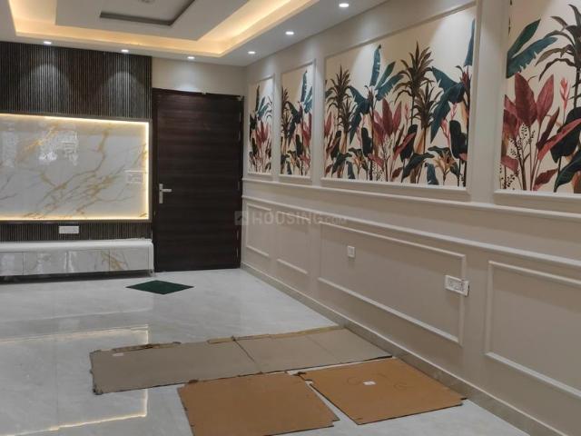 3 BHK Apartment in Sector 24 Rohini for resale New Delhi. The reference number is 19424293