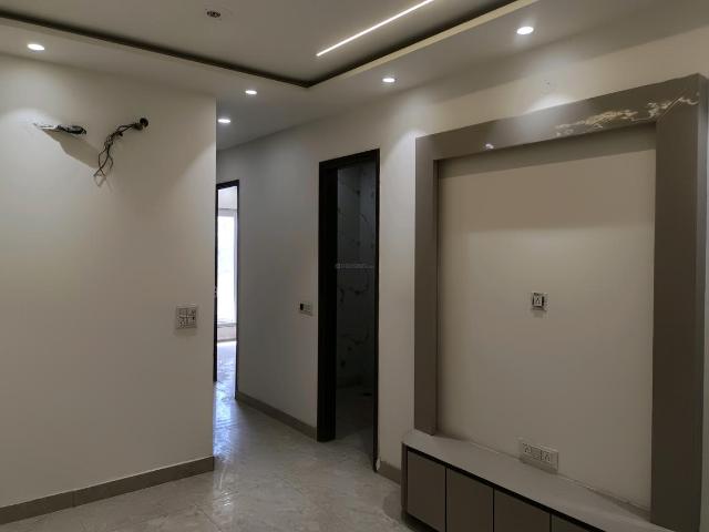 3 BHK Apartment in Sector 24 Rohini for resale New Delhi. The reference number is 19938274