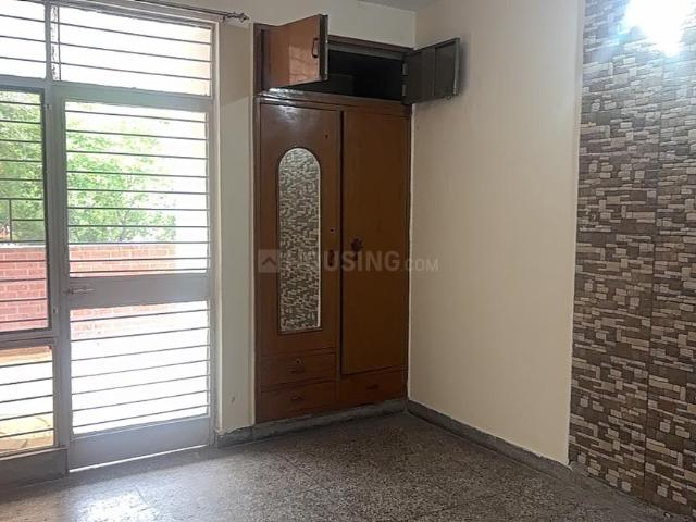 3 BHK Apartment in Sector 22 Dwarka for rent New Delhi. The reference number is 18776893
