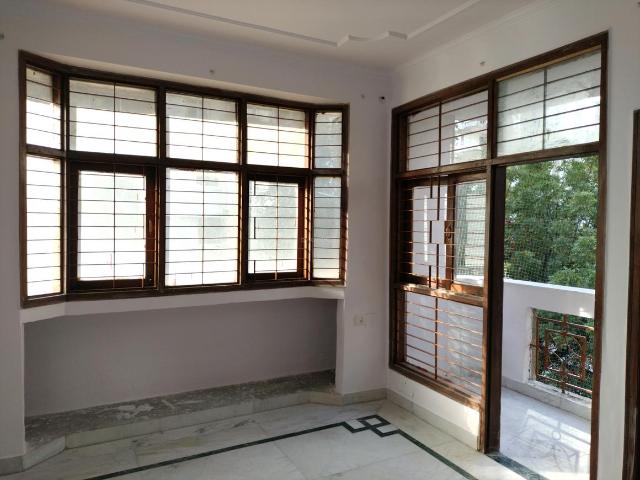 3 BHK Apartment in Sector 22 Dwarka for resale New Delhi. The reference number is 18181315