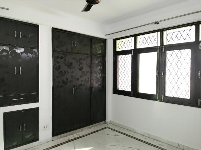 3 BHK Apartment in Sector 22 Dwarka for resale New Delhi. The reference number is 19289204