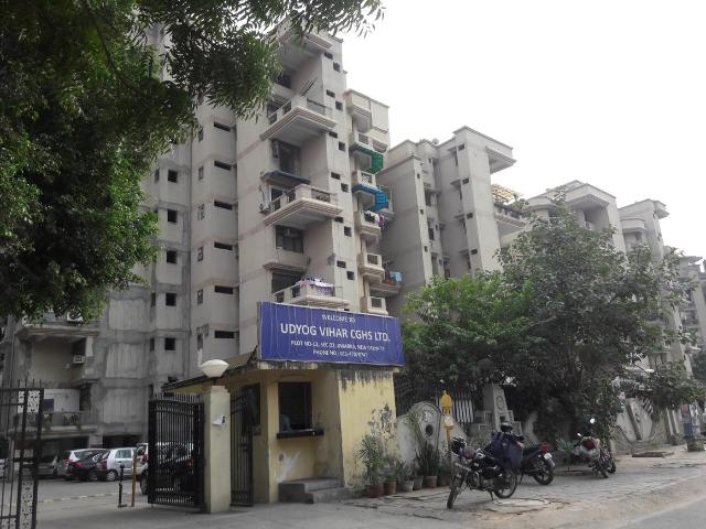 3 BHK Apartment in Sector 22 Dwarka for resale New Delhi. The reference number is 20152404