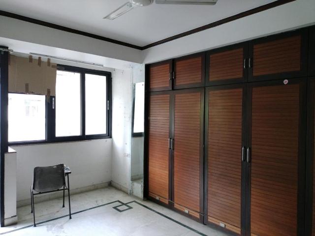 4 BHK Apartment in Sector 22 Dwarka for resale New Delhi. The reference number is 20468583