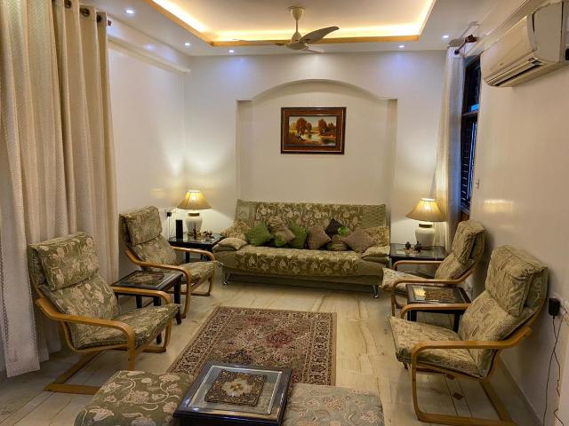 3 BHK Apartment in Sector 22 Dwarka for resale New Delhi. The reference number is 20669662