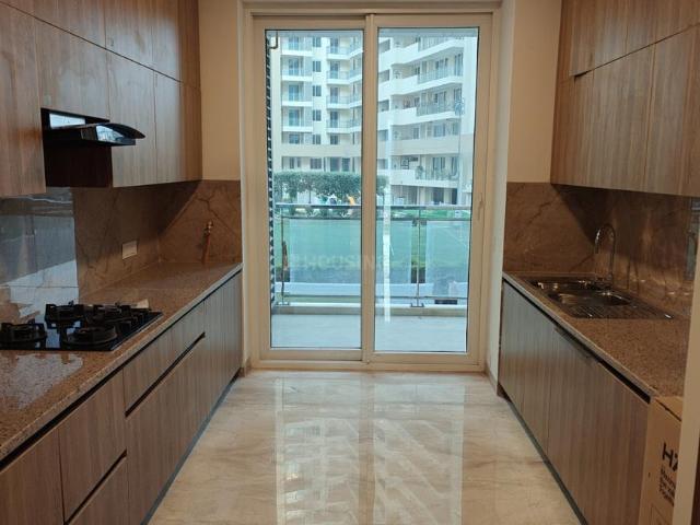 3 BHK Apartment in Sector 22 for rent Gurgaon. The reference number is 18904647