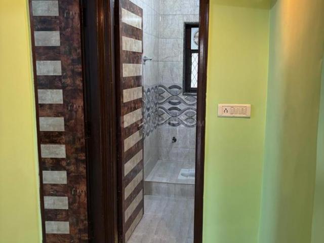 3 BHK Apartment in Sector 23 Dwarka for rent New Delhi. The reference number is 20288699