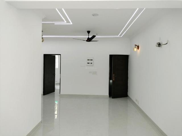 3 BHK Apartment in Sector 23 Dwarka for resale New Delhi. The reference number is 20469351