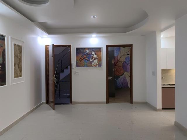 4 BHK Apartment in Sector 38 Rohini for rent New Delhi. The reference number is 20320888