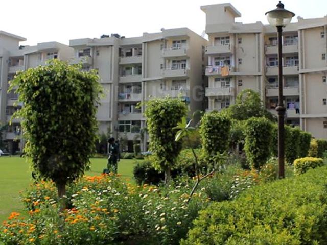 3 BHK Apartment in Sector 31 for resale Gurgaon. The reference number is 19114007