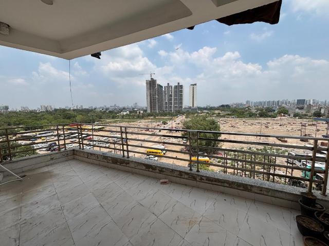 3 BHK Apartment in Sector 44 for rent Noida. The reference number is 18083209