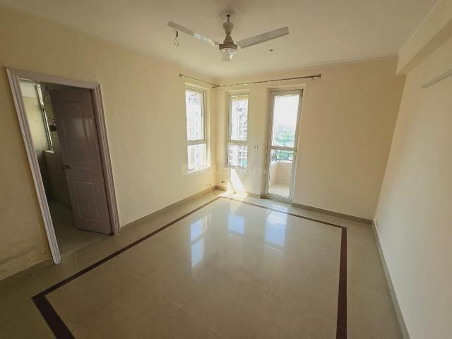 3 BHK Apartment in Sector 49 for resale Gurgaon. The reference number is 19025403
