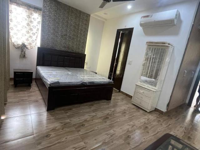 3 BHK Apartment in Sector 43 for rent Gurgaon. The reference number is 19931074
