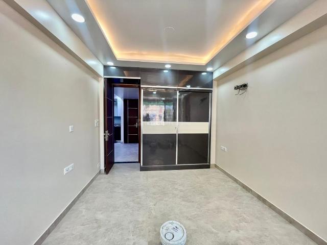 3 BHK Apartment in Sector 4 Dwarka for resale New Delhi. The reference number is 20629940