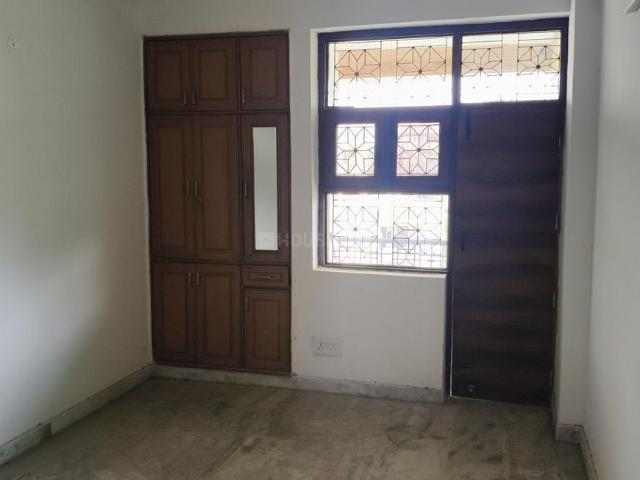 3 BHK Apartment in Sector 4 Dwarka for resale New Delhi. The reference number is 20775082
