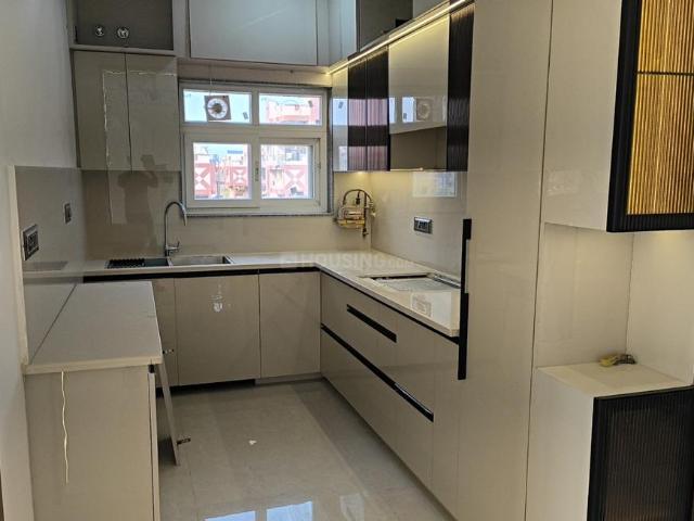3 BHK Apartment in Sector 4 Dwarka for resale New Delhi. The reference number is 17551917