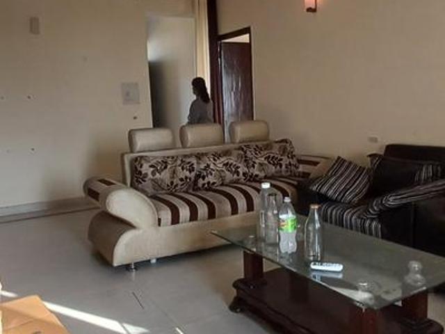3 BHK Apartment in Sector 56 for rent Gurgaon. The reference number is 16576343