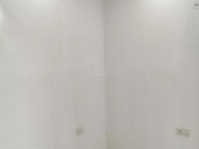 3 BHK Apartment in Sector 56 for resale Gurgaon. The reference number is 18395142