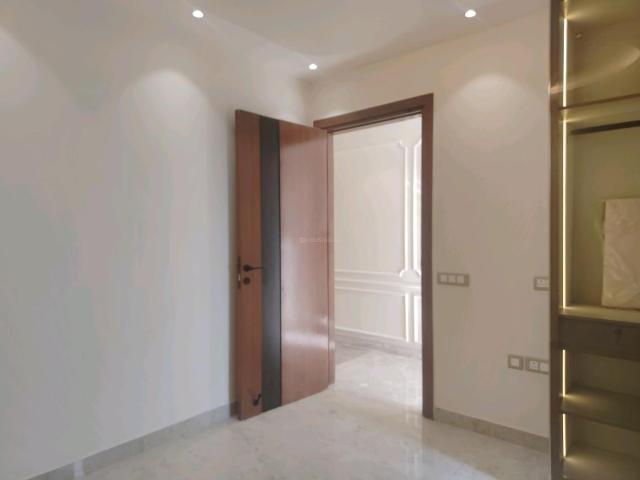 3 BHK Apartment in Sector 58 for rent Gurgaon. The reference number is 18451356