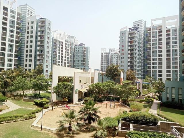 3 BHK Apartment in Sector 50 for resale Gurgaon. The reference number is 19738819