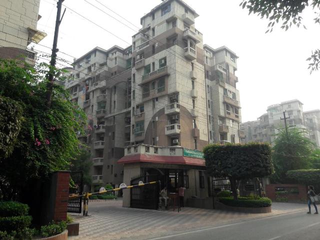 3 BHK Apartment in Sector 50 for resale Noida. The reference number is 20125745