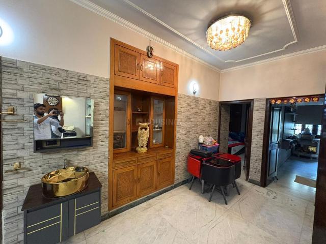 3 BHK Apartment in Sector 51 for rent Noida. The reference number is 19765443