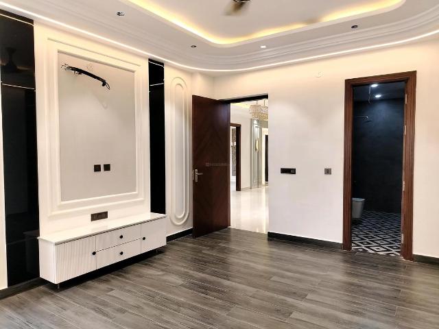 3 BHK Apartment in Sector 51 for rent Gurgaon. The reference number is 18897769