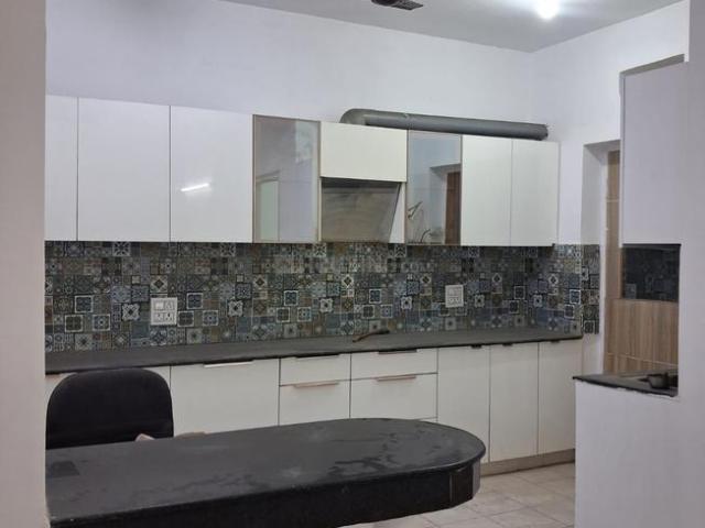 3 BHK Apartment in Sector 51 for rent Gurgaon. The reference number is 20429688