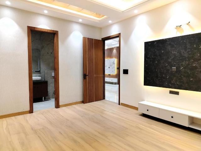 3 BHK Apartment in Sector 52 for rent Gurgaon. The reference number is 17920072