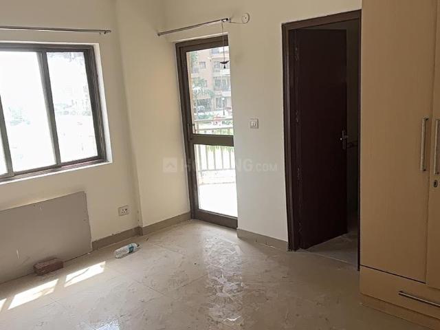 3 BHK Apartment in Sector 52 for rent Gurgaon. The reference number is 19906586