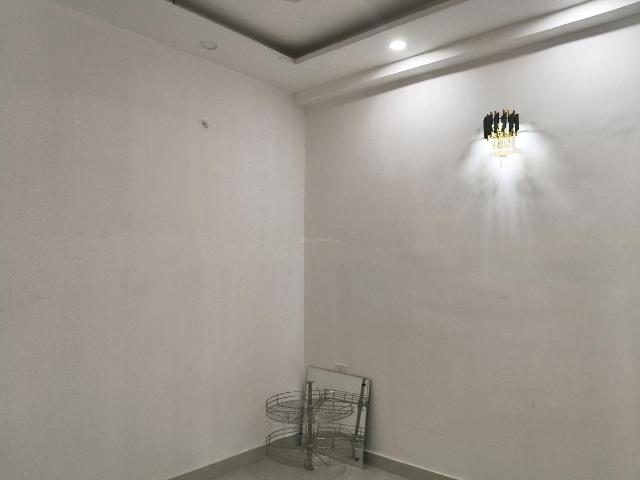 3 BHK Apartment in Sector 52 for resale Gurgaon. The reference number is 19357601