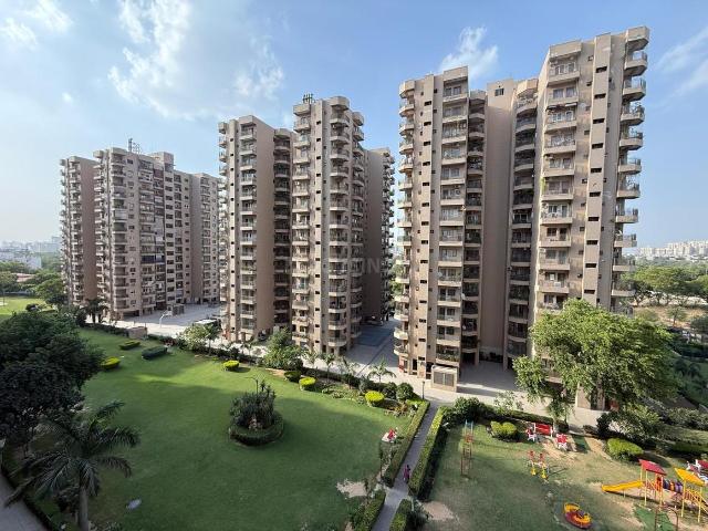 3 BHK Apartment in Sector 52 for resale Gurgaon. The reference number is 20430850