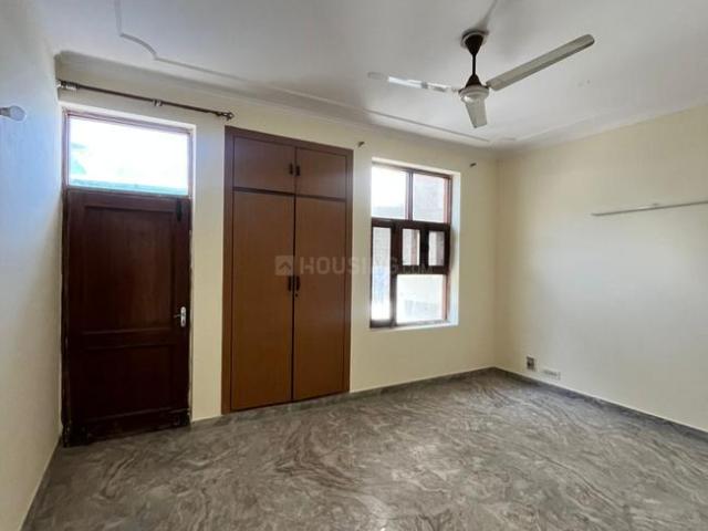3 BHK Apartment in Sector 52 for resale Noida. The reference number is 20078199