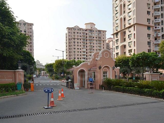 3 BHK Apartment in Sector 53 for rent Gurgaon. The reference number is 19454462