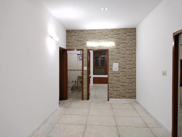 4 BHK Apartment in Sector 5 Dwarka for resale New Delhi. The reference number is 19690905