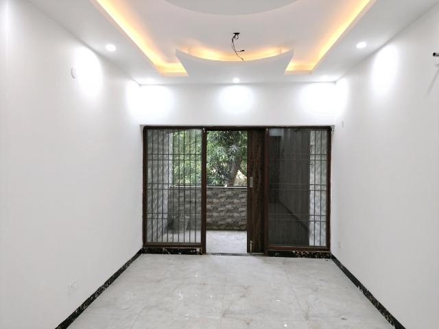 3 BHK Apartment in Sector 5 Dwarka for resale New Delhi. The reference number is 20060056