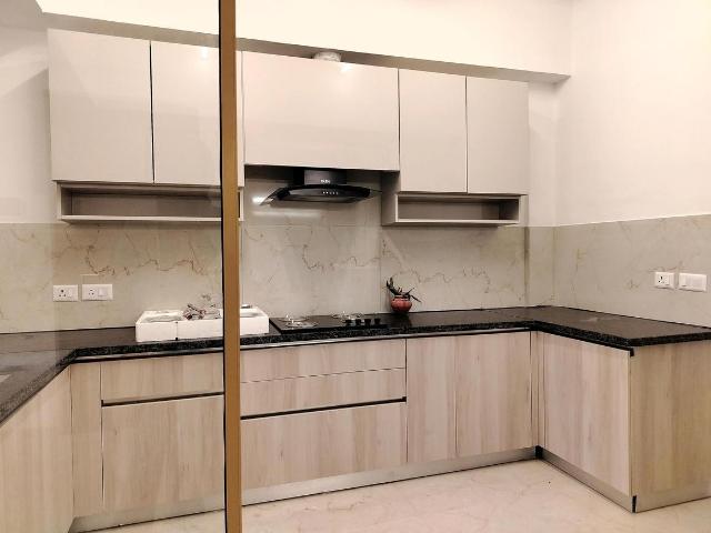 3 BHK Apartment in Sector 65 for rent Gurgaon. The reference number is 17954068