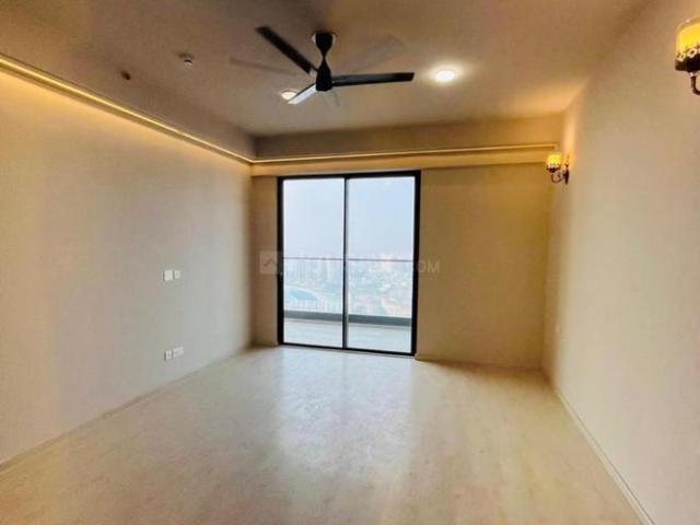 3 BHK Apartment in Sector 65 for resale Gurgaon. The reference number is 18813049
