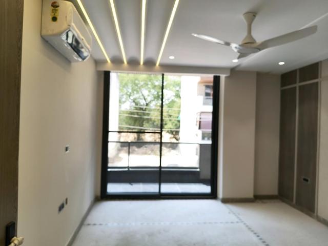 3 BHK Apartment in Sector 65 for resale Gurgaon. The reference number is 19886717