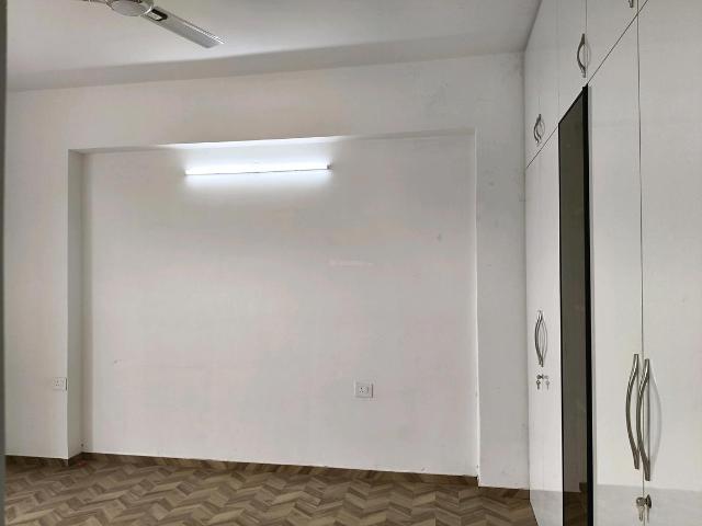 3 BHK Apartment in Sector 69 for rent Gurgaon. The reference number is 19285760
