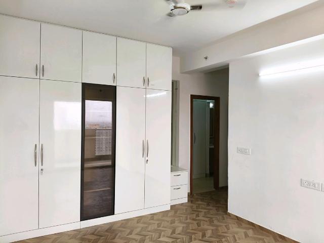 3 BHK Apartment in Sector 69 for rent Gurgaon. The reference number is 20580442