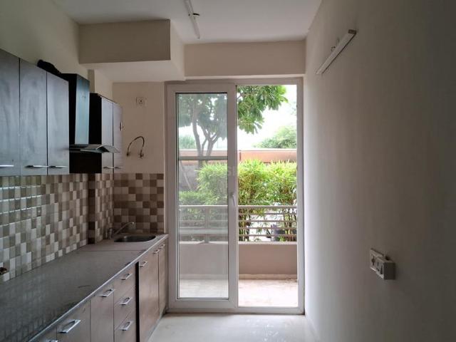 3 BHK Apartment in Sector 69 for rent Gurgaon. The reference number is 20596520