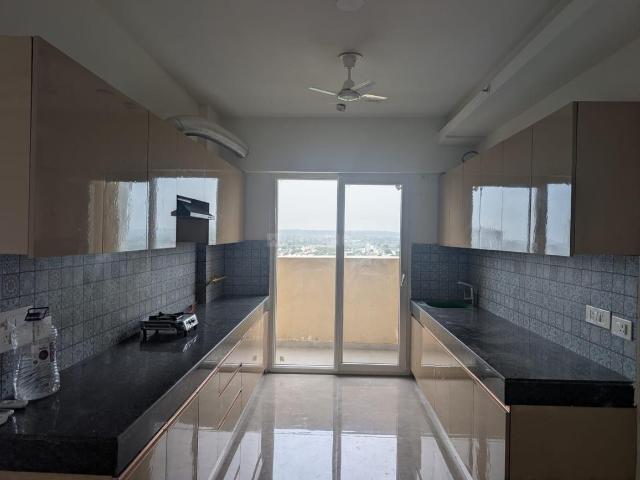 3 BHK Apartment in Sector 69 for rent Gurgaon. The reference number is 20802742