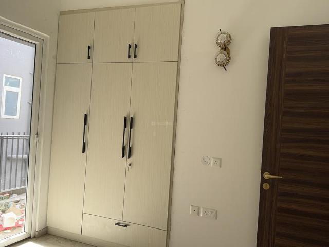 3 BHK Apartment in Sector 61 for rent Gurgaon. The reference number is 20308015