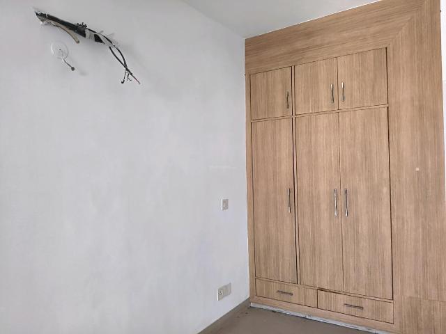 3 BHK Apartment in Sector 61 for resale Gurgaon. The reference number is 20514050