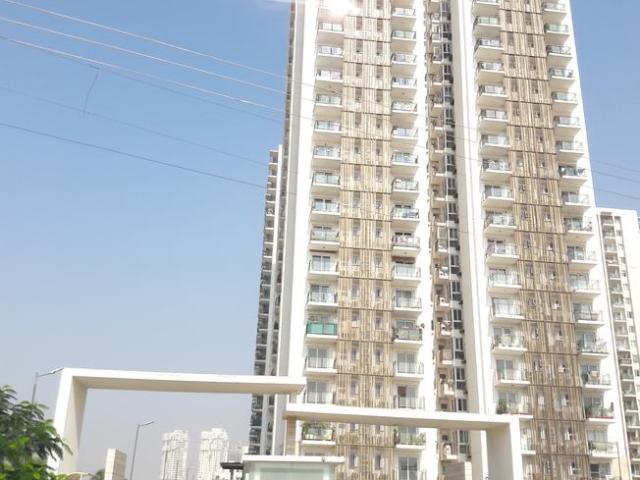3 BHK Apartment in Sector 62 for resale Gurgaon. The reference number is 19961407